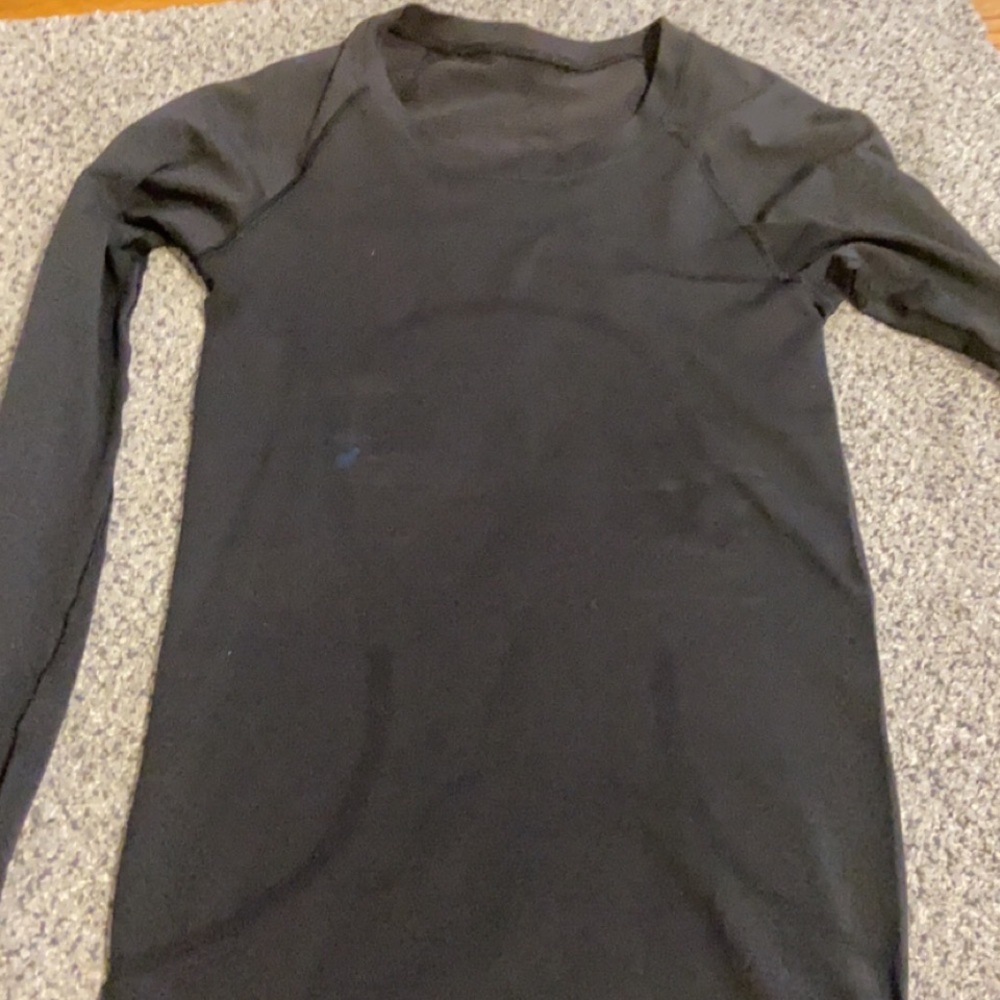 Black lululemon long sleeve swiftly